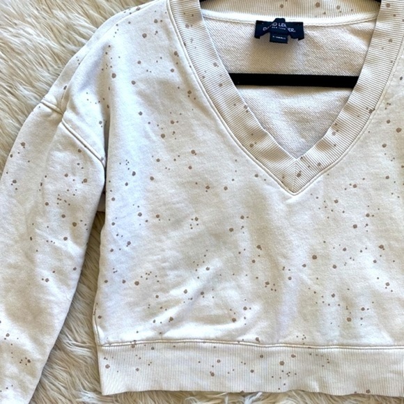 David Lerner Mia Speckled V-Neck Cropped Pullover - Picture 7 of 12